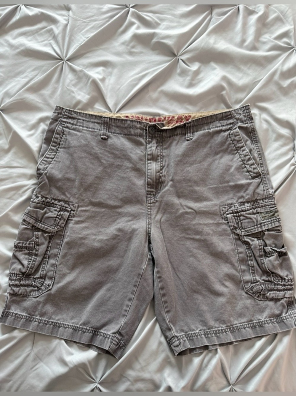 UNIONBAY Survivor Gray Cargo Shorts Men's Size 40 Classic Relaxed Fit Cotton